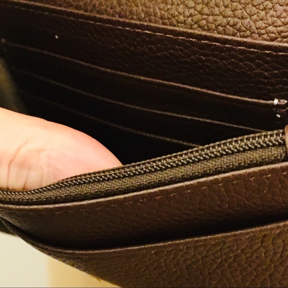 NWOT Michael Kors Pebbled, Authentic Leather, Crossbody, Multocket, Bag! - Picture 4 of 9